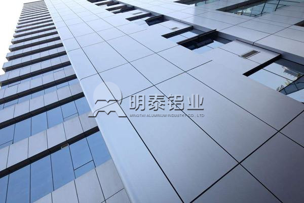 铝塑板用铝箔基材厚度通常是几多丝？铝箔出产厂家哪家好？